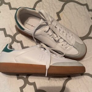 Tommy Hilfiger White and Green Sneakers